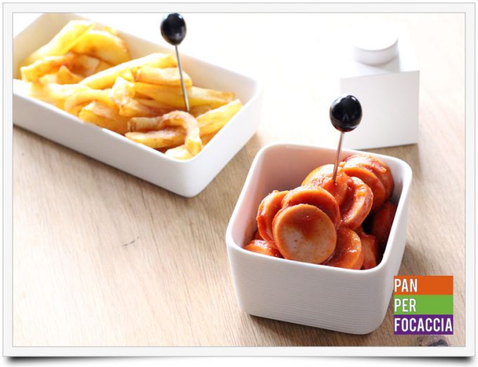 Currywurst con patatine fritte belghe 1