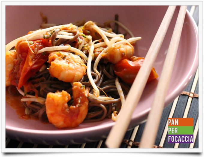 Spaghetti soba con mazzancolle e verdure 6