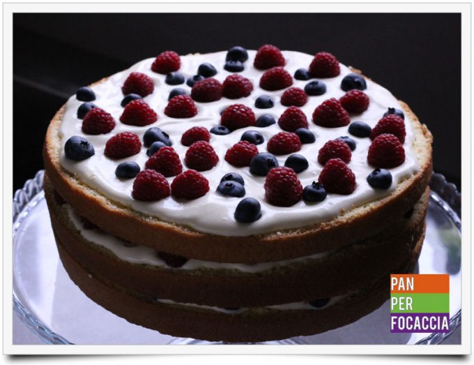 naked-cake-con-crema-e-frutti-di-bosco-10